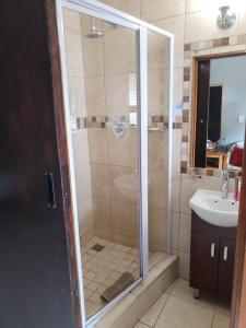 Lagoon Breeze Guest House