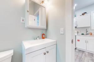 Hollys Hideaway - Truman @ Duval Unit D