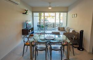 78796 Cozy unit by the Pool, Fiber Optic, 70m to Ocean