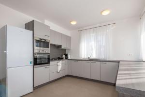 Villa Lida, a modern villa with a fantastic sea view