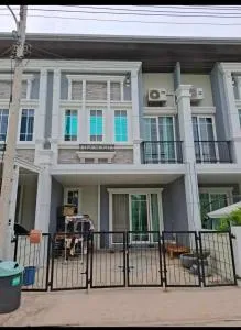 ทาวน์โฮมโกเด้นนีโอ ริมบึงแก่นนคร ขอนแก่น - 坤敬