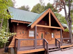 1BR w pool table-hottub-1free ticket to Dollywood