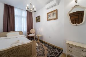 Beehive Hotel and CoWorking