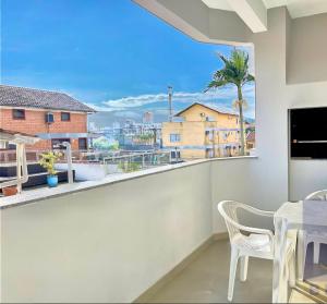 Apartamento Amplo 200m da praia ótima localização