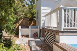 The Shore House, Cape Town, a newly built beach house with private pool in Scarborough
