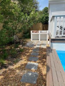 The Shore House, Cape Town, a newly built beach house with private pool in Scarborough