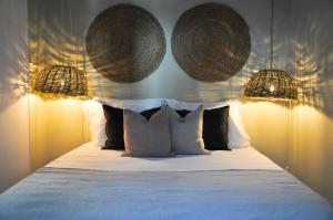 Casa Salinas, Elegant Flat w patio in Taviras Historical Centre