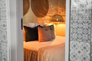 Casa Salinas, Elegant Flat w patio in Taviras Historical Centre