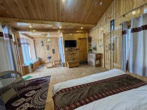 Hunting Wood Kathkuni Cottage