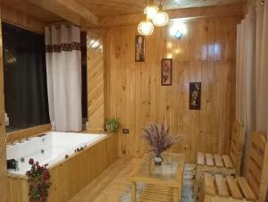 Hunting Wood Kathkuni Cottage