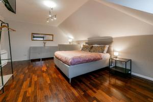 Elegant Penthouse - Metro Conca d'Oro & Terrace