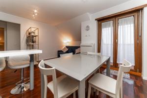 Elegant Penthouse - Metro Conca dOro & Terrace