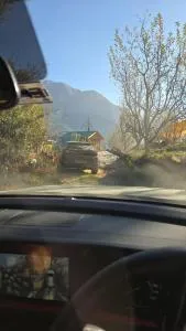 Hunting Wood Kathkuni Attic Cottage - 马恩迪