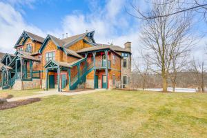 Less Than 1 Mi to Mountain Creek Resort Condo with Balcony