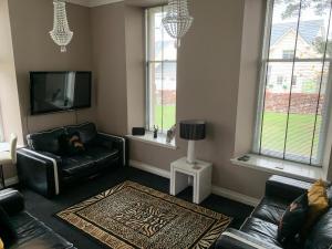 Junique Modern Ground Floor Apartment - 2 bedrooms