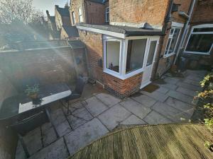 Bee Accommodations - Leicester Home