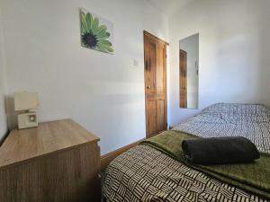 Bee Accommodations - Leicester Home