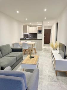 JUAN LES PINS - 4 people - swimming pool