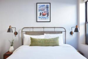 Delightful North End Apt 2BR 2BA Laundry