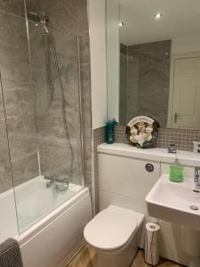 Junique Modern Ground Floor Apartment - 2 bedrooms