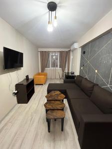 Spacious 2-Room Flat Near Metro Mall