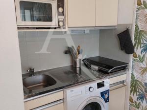 T2 quartier Quilles renove avec gout WIFI 4 personnes