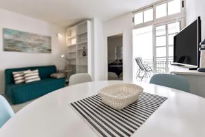 Rosamar apartment with panoramic ocean view