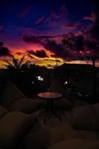 Central 9-Bedroom Villa with Private Pool, Fitness-Corner, Billiard and Rooftop in Canggu -Bali