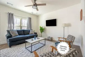 1 King 2 Queens Garage Yard Washer & Dryer - Old Hickory