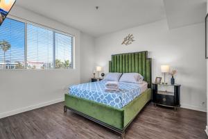 Santa Monica 2 Bed 2 Bath