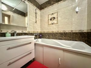 ApartPoltava Затишна 1-КІМНАТНА студія,НОВОБУДОВА в самому ЦЕНТРІ міста, банківський ЧЕК