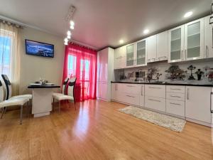 ApartPoltava Затишна 1-КІМНАТНА студія,НОВОБУДОВА в самому ЦЕНТРІ міста, банківський ЧЕК