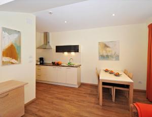 One-Bedroom Apartment and Balcony with East View