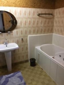 Maisons de vacances Maison spacieuse tranquille et calme PMR possible : photos des chambres