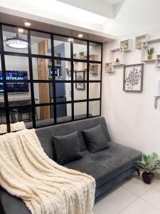 1573 Budget Condo near MOA and Airport