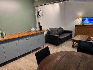 Petite maison indépendante avec parking