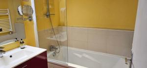 Hotels Logis Hotel Saint-Hubert : photos des chambres