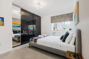 Modern Renovated Apt, Heart of Shoreditch, London!