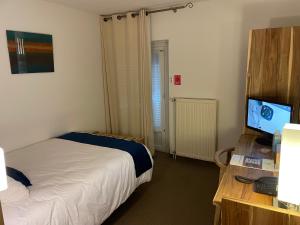Hotels Logis Hotel de France & Restaurant Pamiers : Chambre Simple Économique