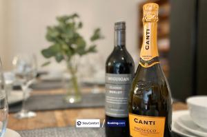 Five Bedroom House By StayComfort Short Lets & Serviced Accommodation Canterbury With Garden & Parking