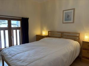 Maison spacieuse et fonctionnelle - 5 chambres, terrasse, parking privé - FR-1-548-27