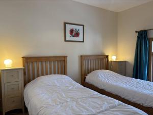 Maison spacieuse et fonctionnelle - 5 chambres, terrasse, parking privé - FR-1-548-27