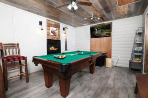 STUNNING 5BR pet-friendly home with game rooms, 2 kitchens, & perfect style!
