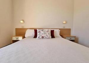 APPARTAMENTO VISTA MARE -E- con 2 camere da letto -Residence azzurro