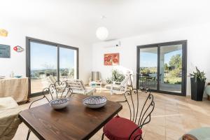 LOASI DI DONNAFUGATA - Terrazzo vista mare e AC