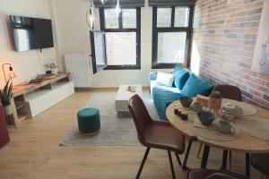 Charis Beyond the Castle