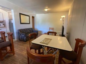 Cabaña con piscina y quincho para 5 personas