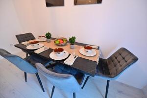 FLH - Natures Canvas