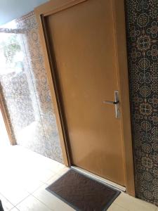 Entire studio close to Sale, Marina, beach and transportation