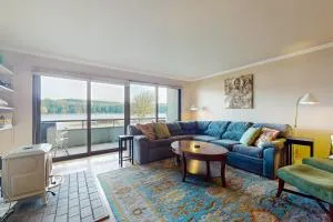 Bayfront Retreat B - Sequim